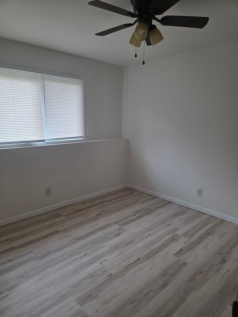 WASHINGTON Apartment: HORN ST
