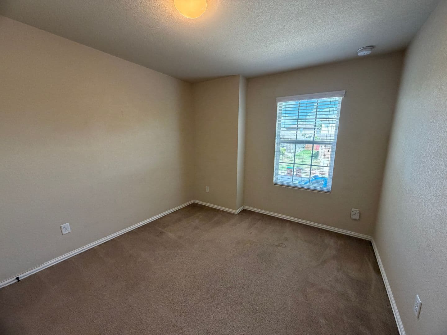 San Antonio House: 11402 Garden Falls