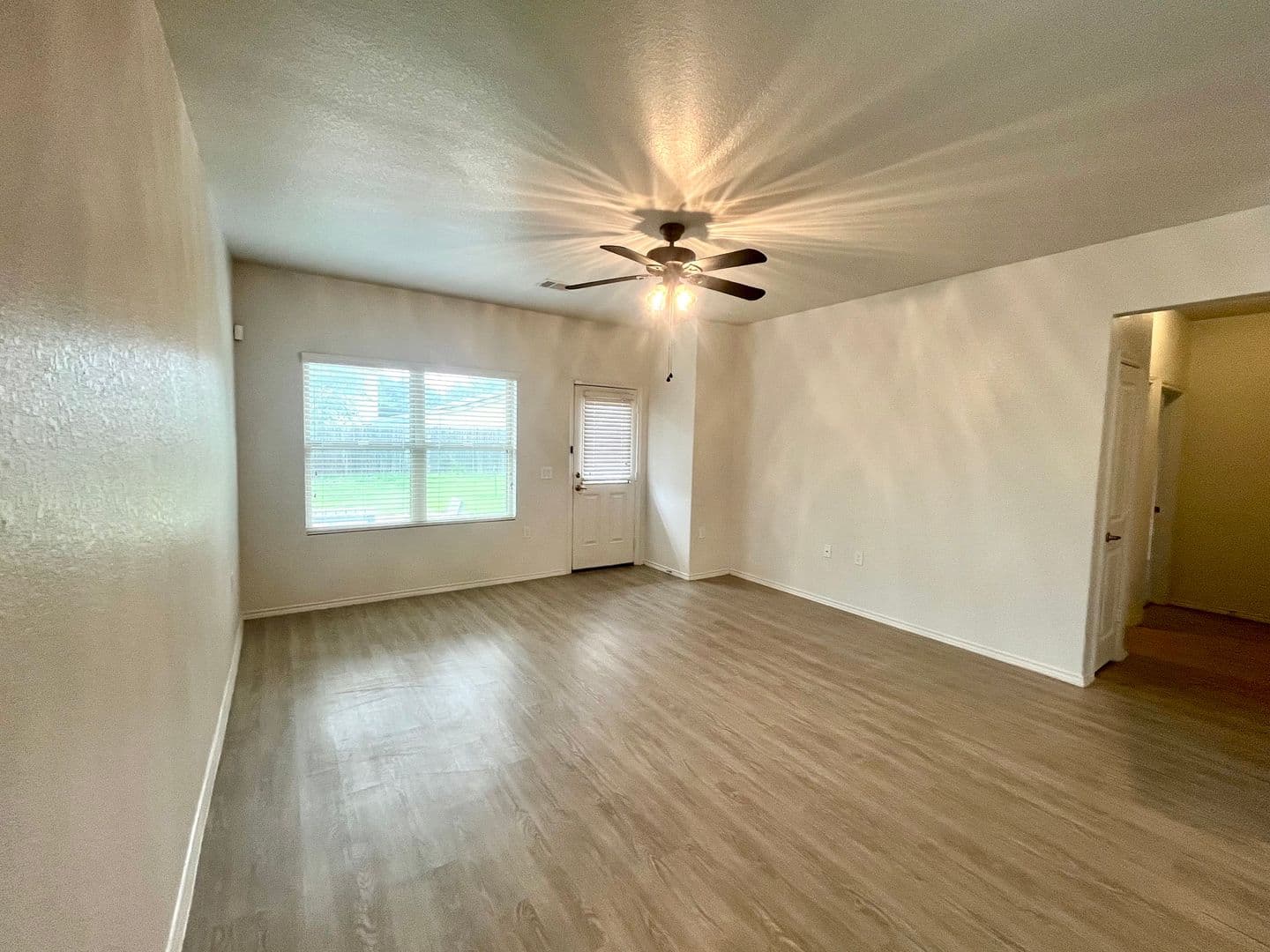 San Antonio House: 6011 Travis Summit