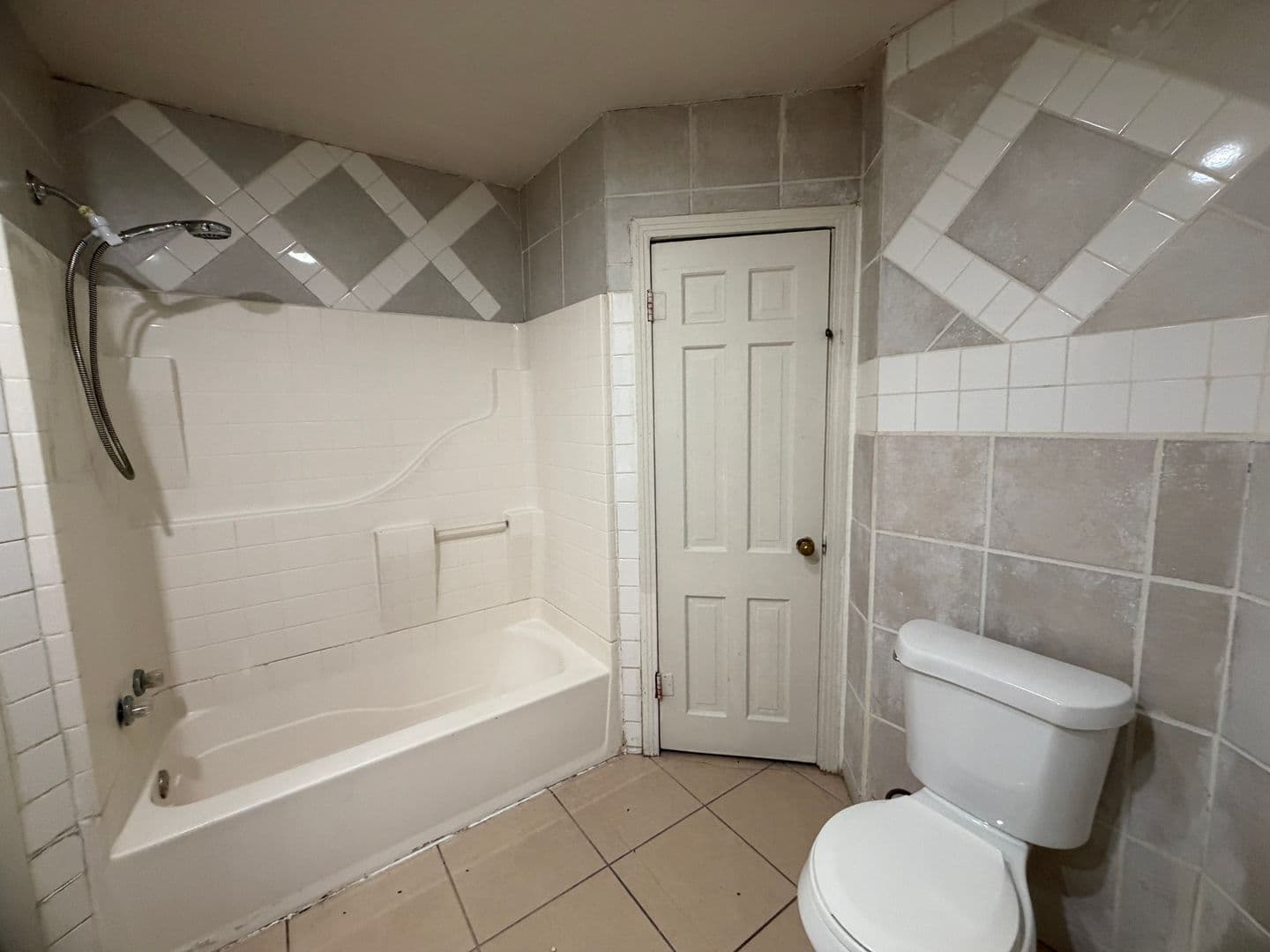San Antonio House: 429 Verne St