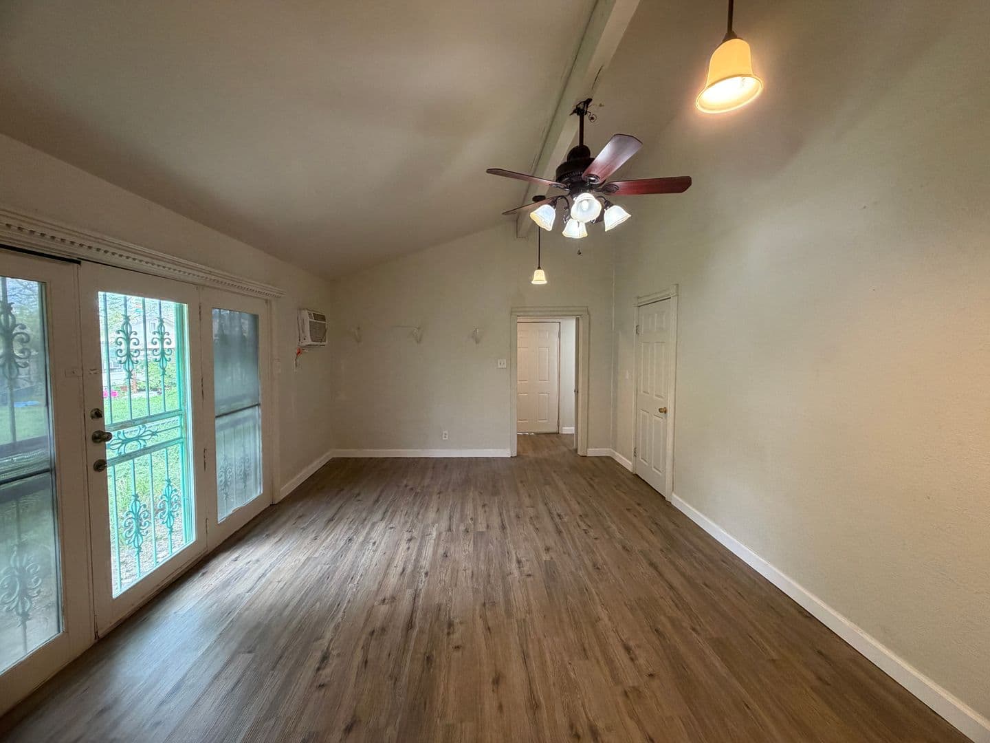 San Antonio House: 429 Verne St