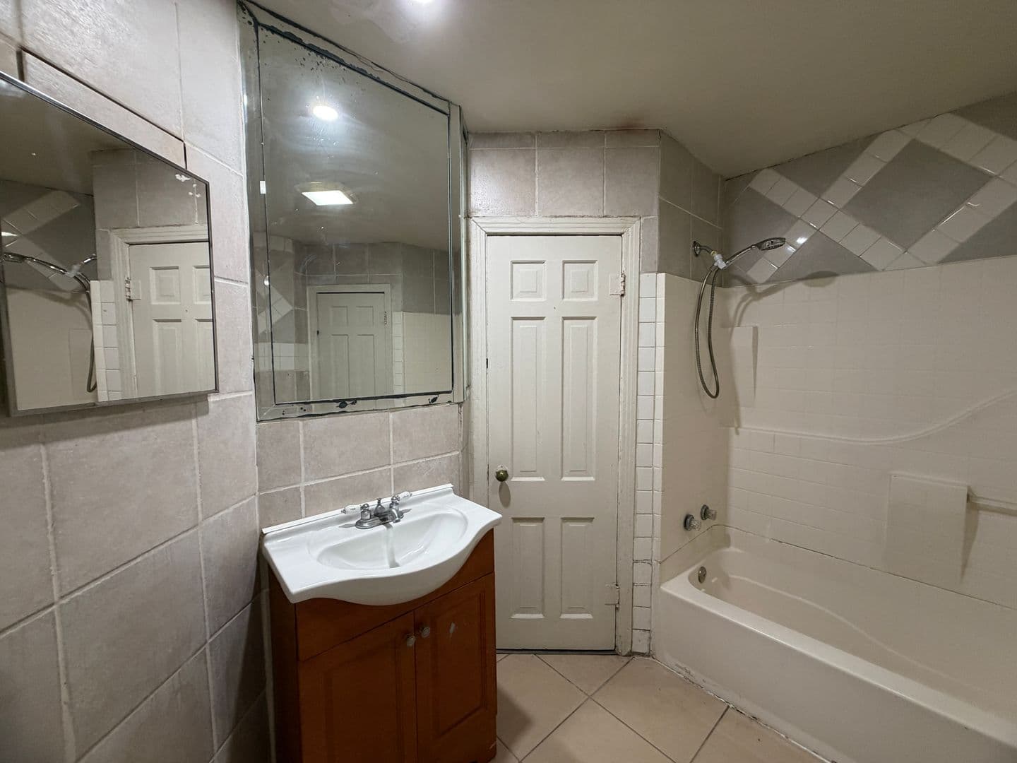 San Antonio House: 429 Verne St