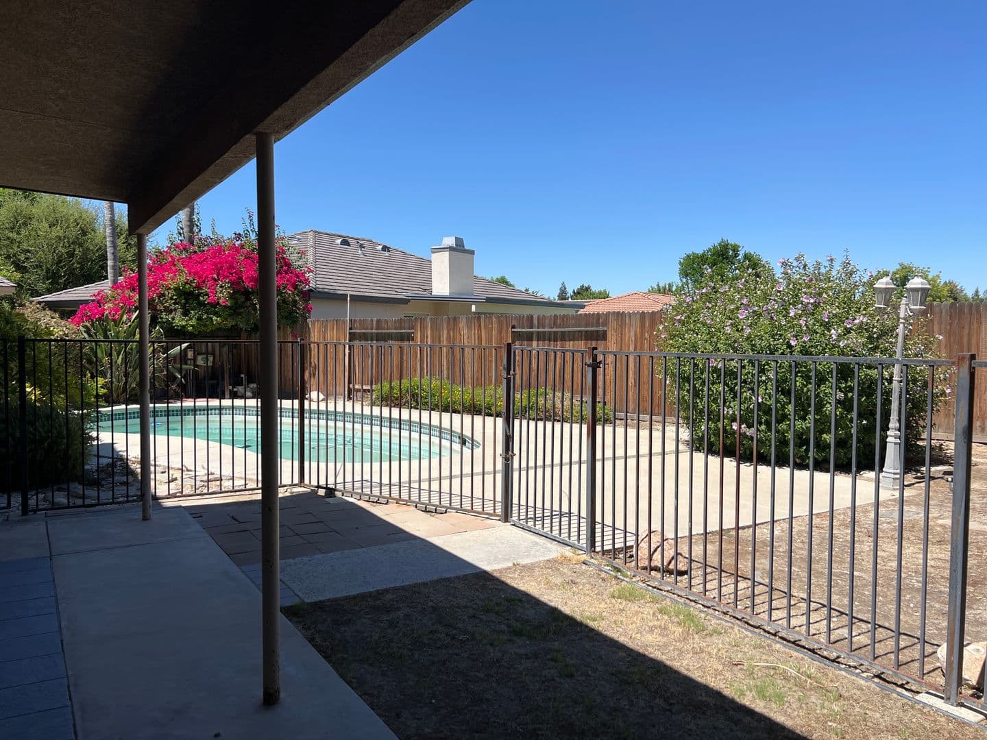 Bakersfield House: 3006 Tresselwyck Ln.
