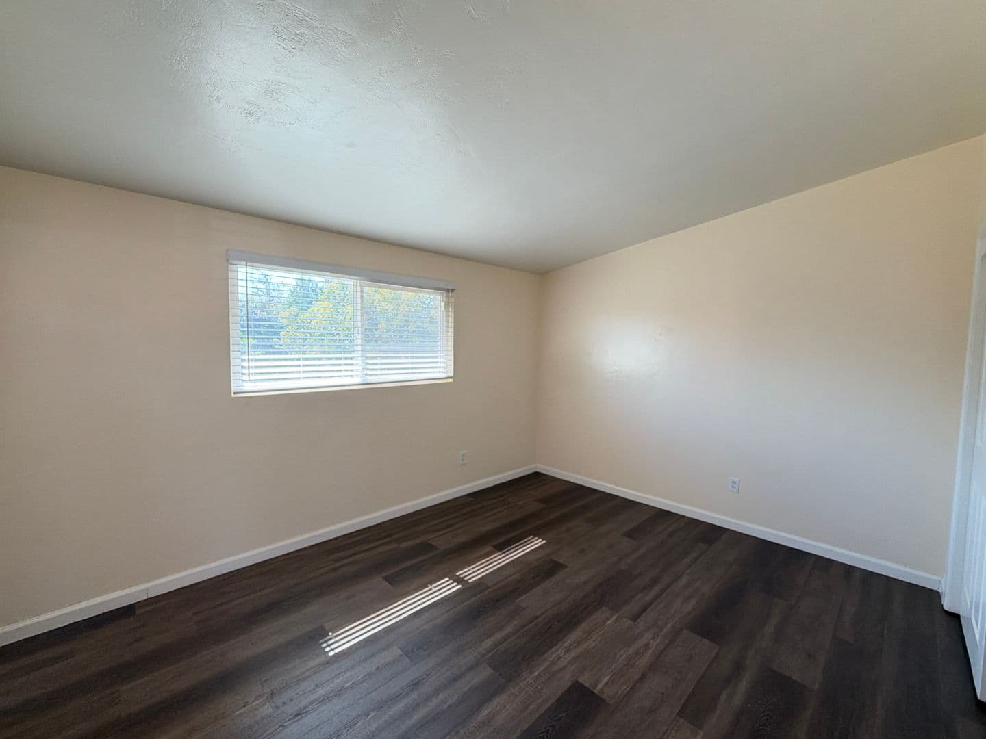 Bakersfield House: 2319 University Ave