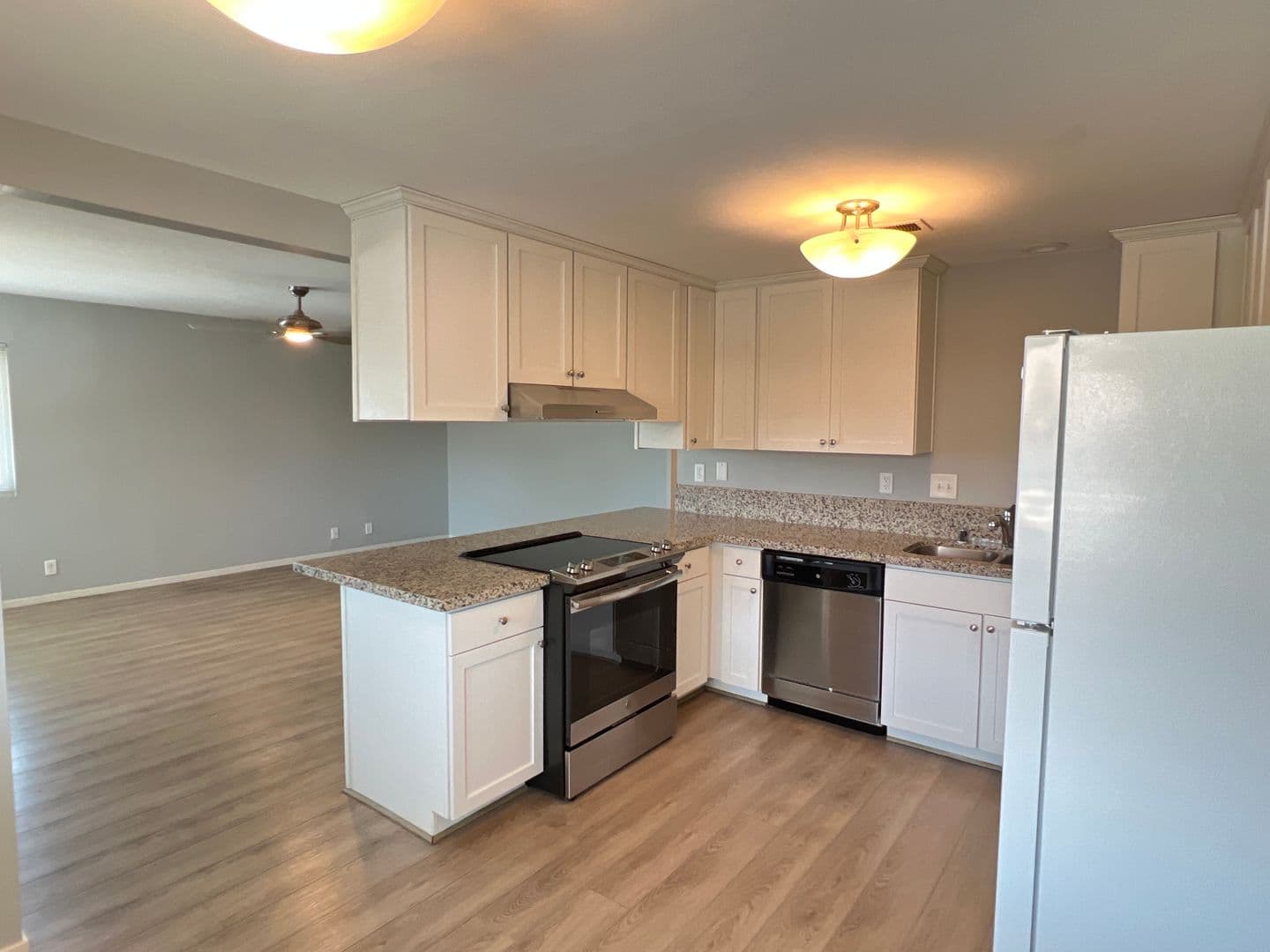 Bakersfield Apartment: 5900 Stockdale Hwy