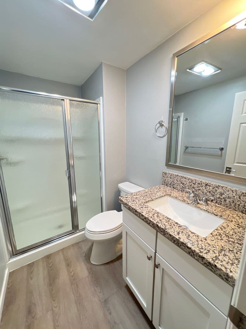 Bakersfield Apartment: 5900 Stockdale Hwy