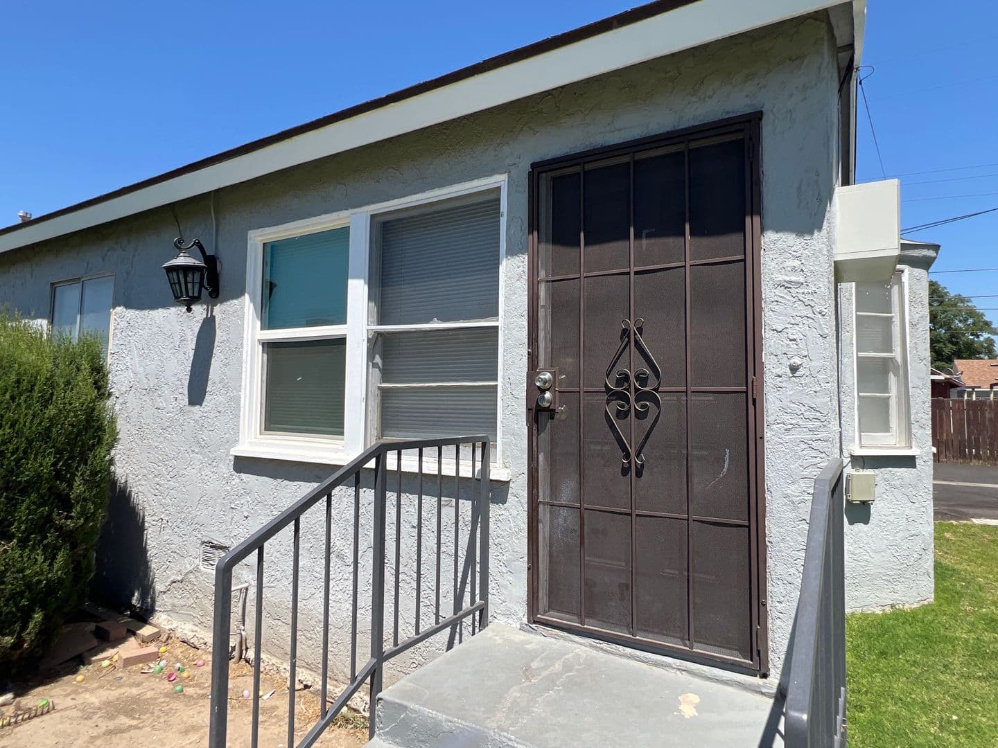 Bakersfield Apartment: 2003 Lester St.