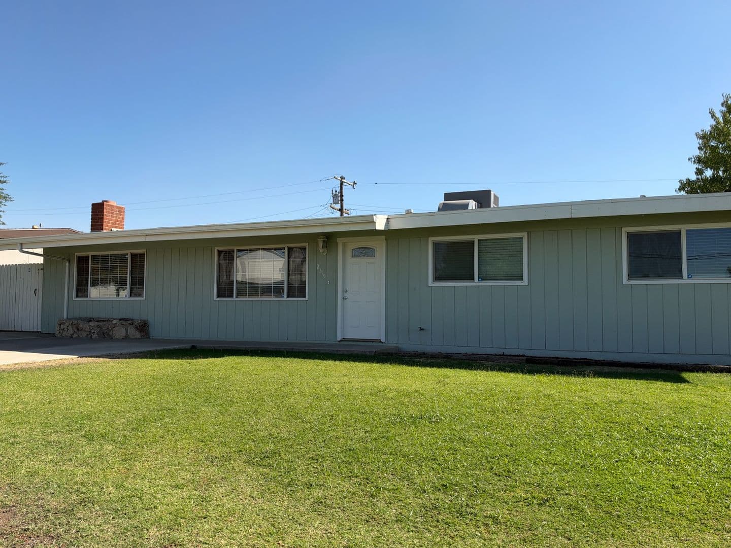 Bakersfield House: 2319 University Ave