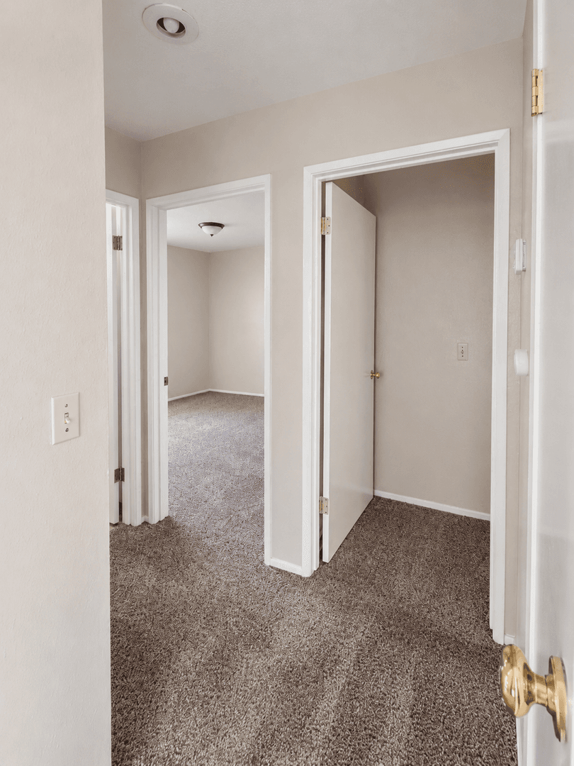 Bakersfield Apartment: 8702 Lyn River Ct