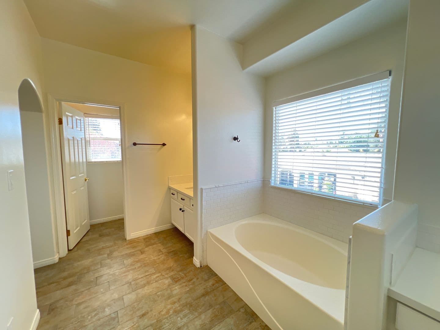 Bakersfield House: 3006 Tresselwyck Ln.