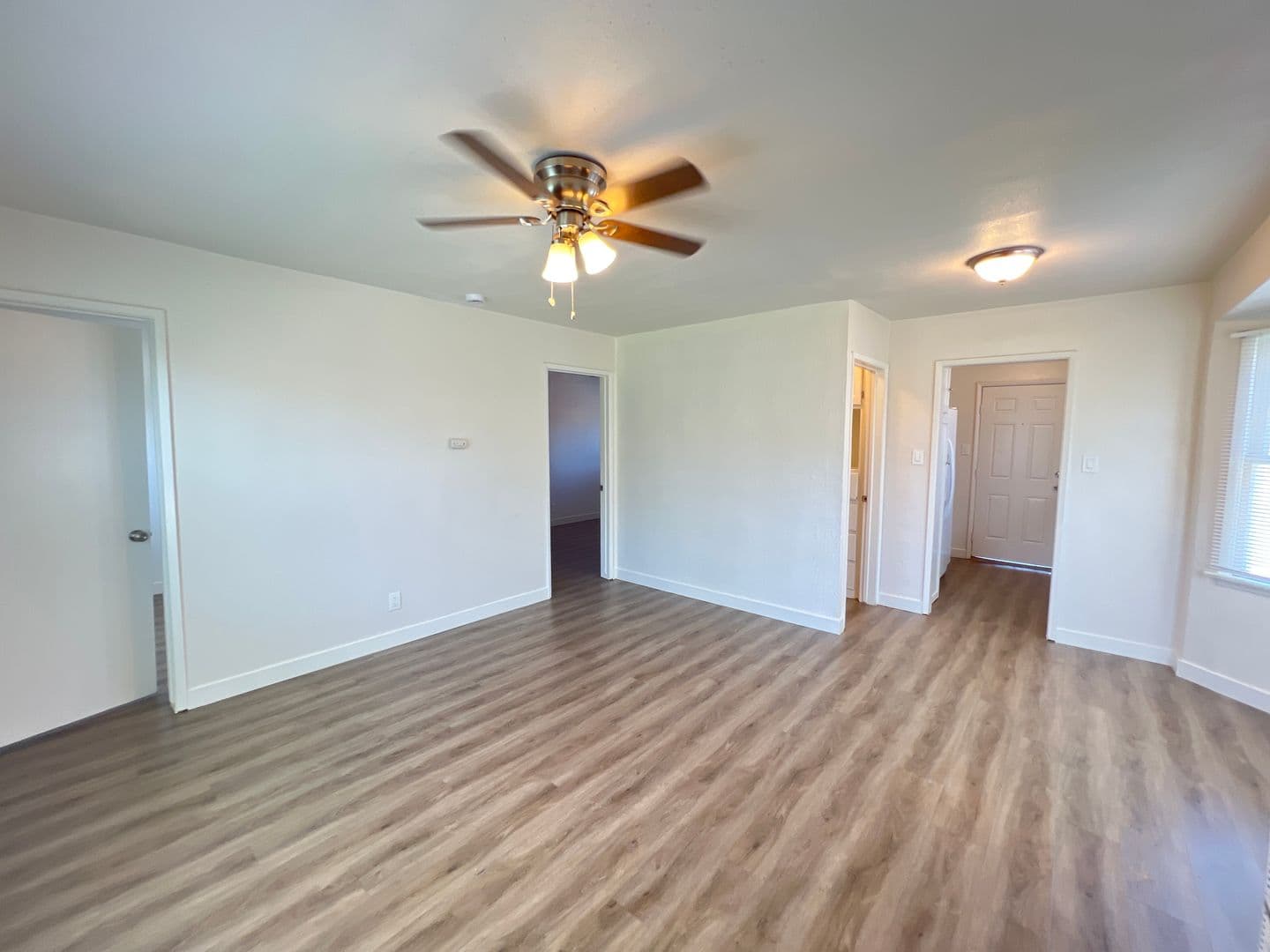 Bakersfield Apartment: 2003 Lester St.