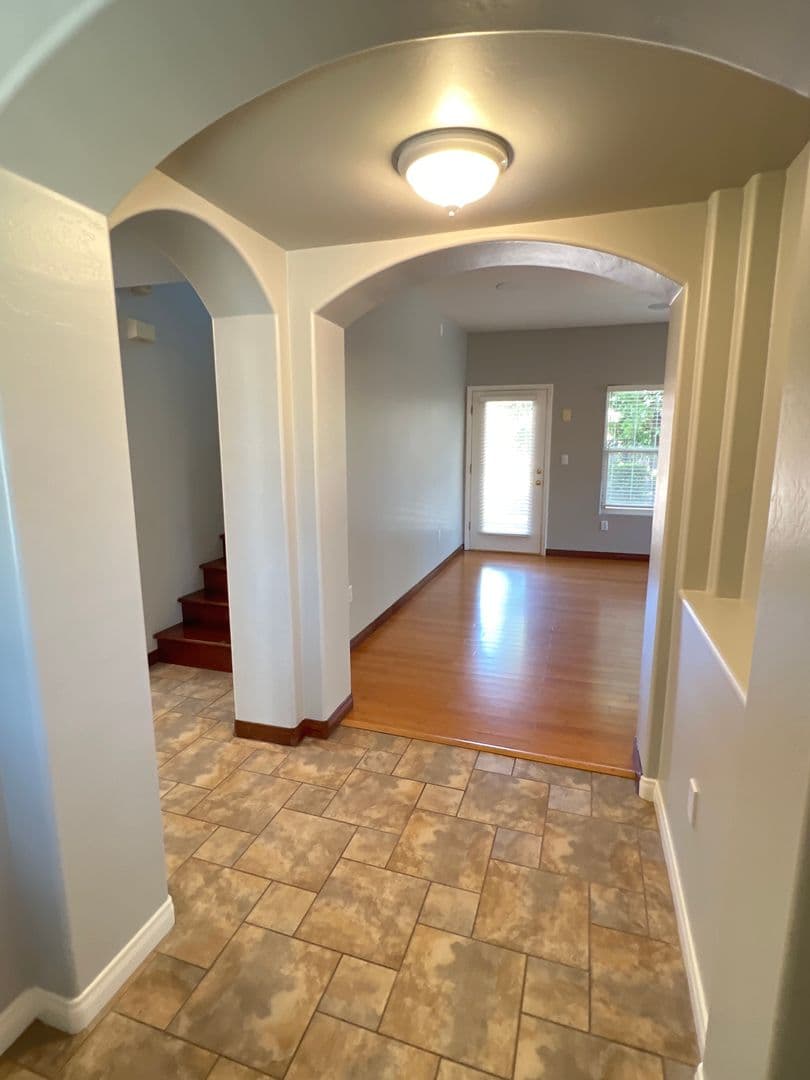 Bakersfield House: 3006 Tresselwyck Ln.