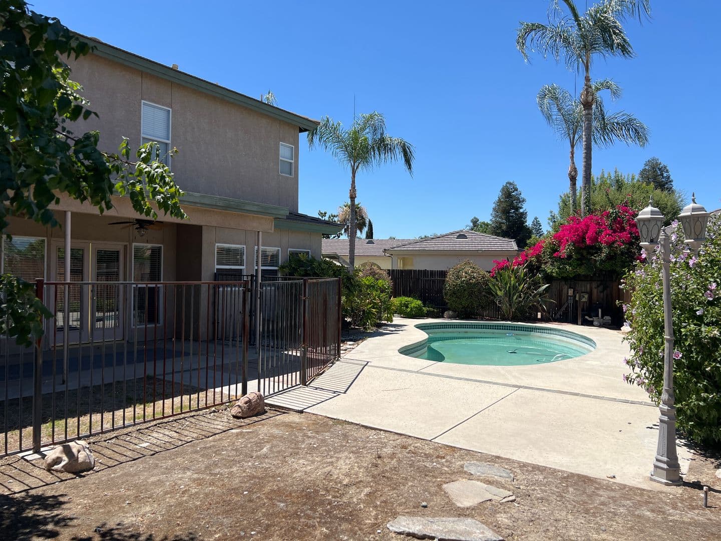 Bakersfield House: 3006 Tresselwyck Ln.
