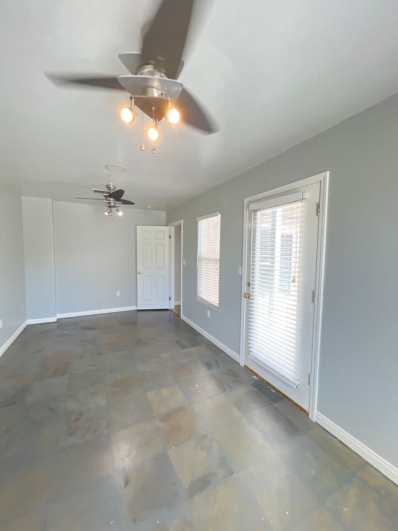 Bakersfield House: 3006 Tresselwyck Ln.