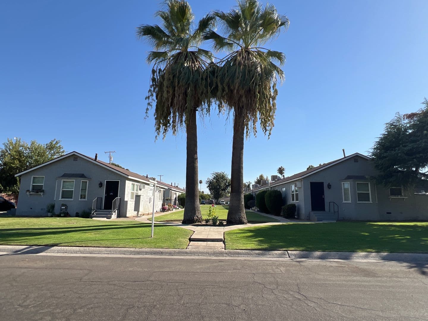 Bakersfield Apartment: 2003 Lester St.