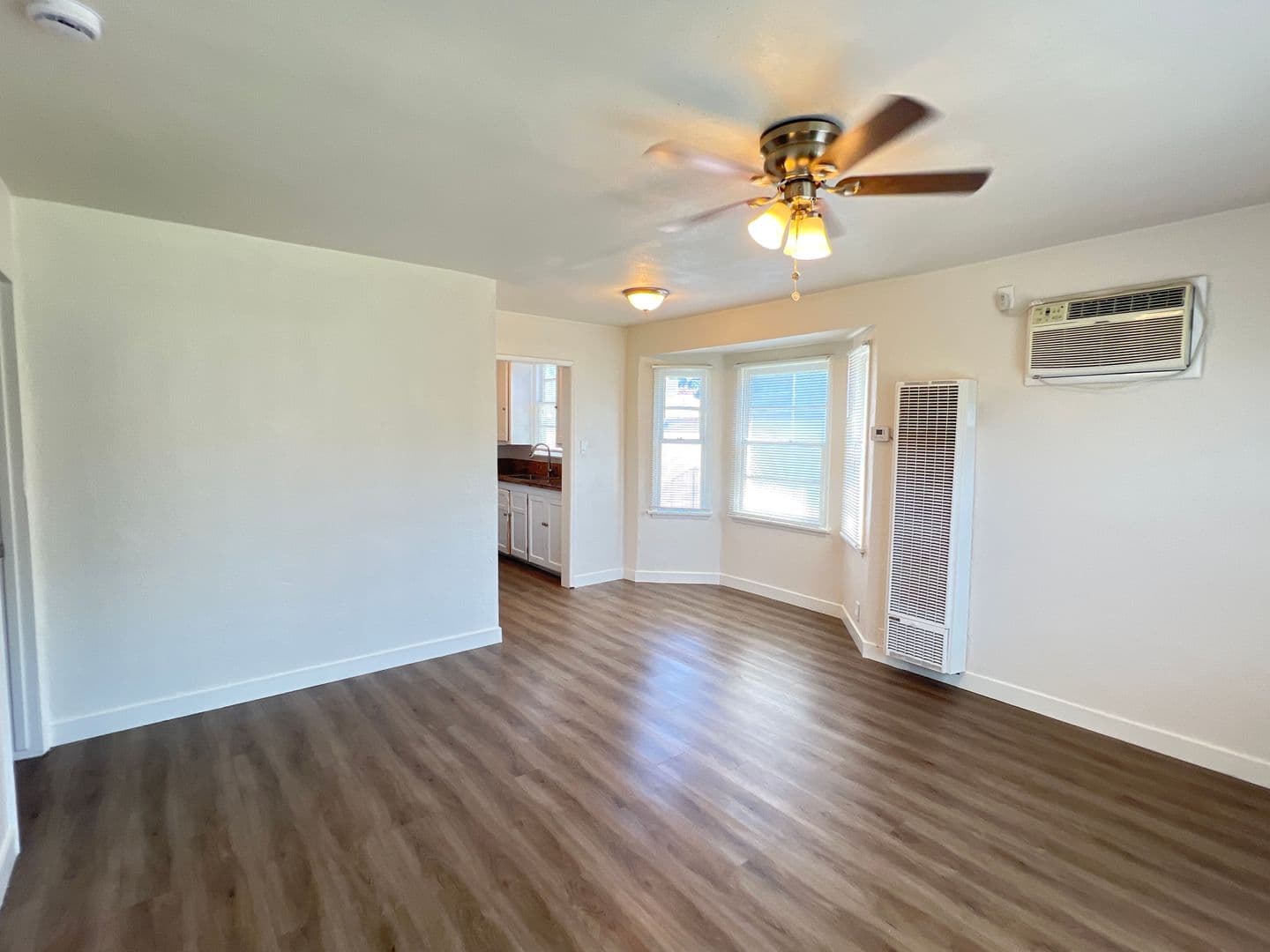 Bakersfield Apartment: 2003 Lester St.