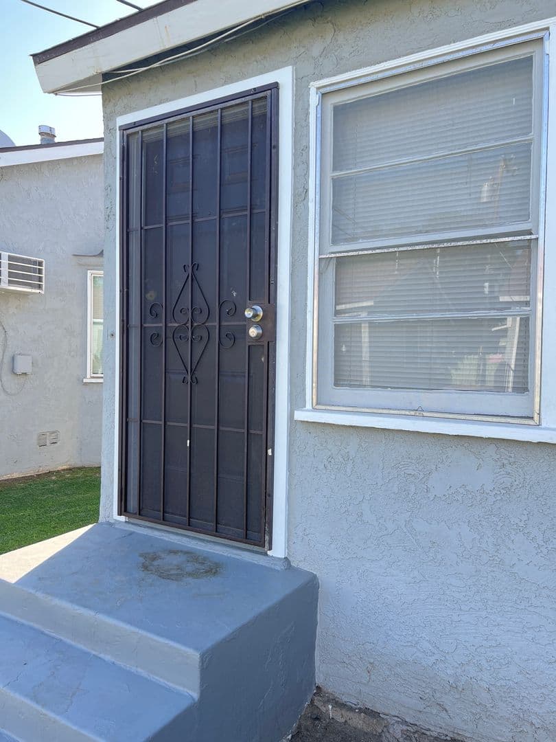 Bakersfield Apartment: 2003 Lester St.