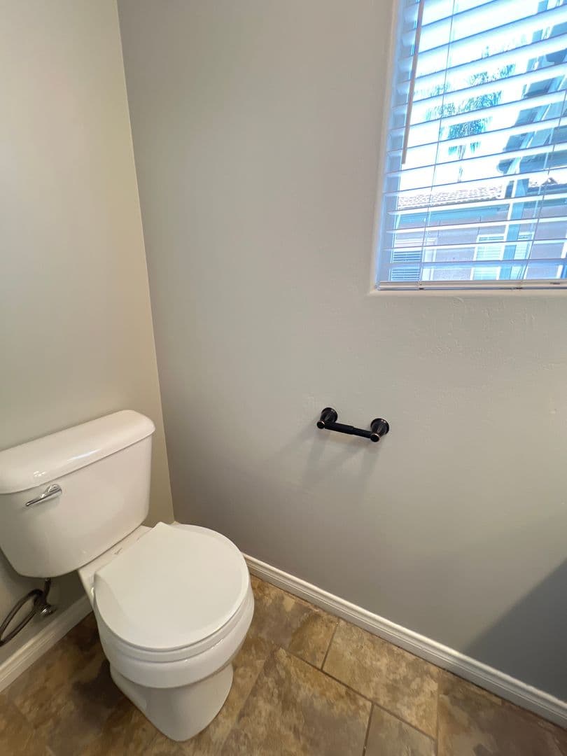 Bakersfield House: 3006 Tresselwyck Ln.