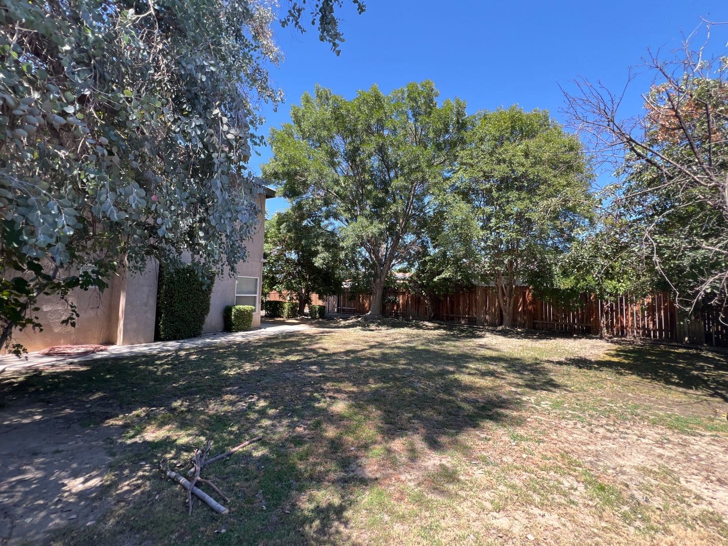 Bakersfield House: 3006 Tresselwyck Ln.