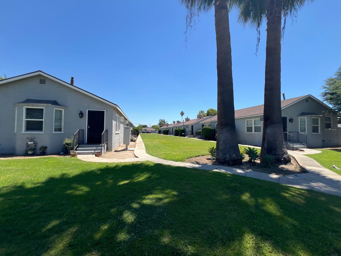 Bakersfield Apartment: 2003 Lester St.
