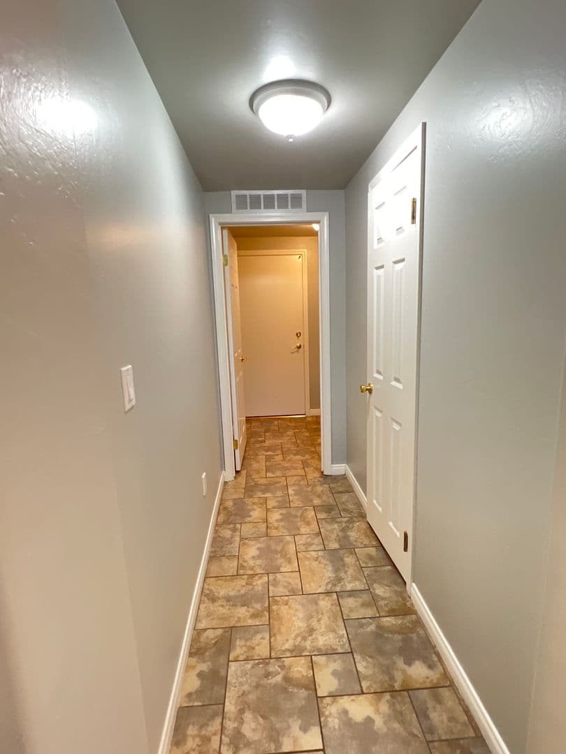 Bakersfield House: 3006 Tresselwyck Ln.