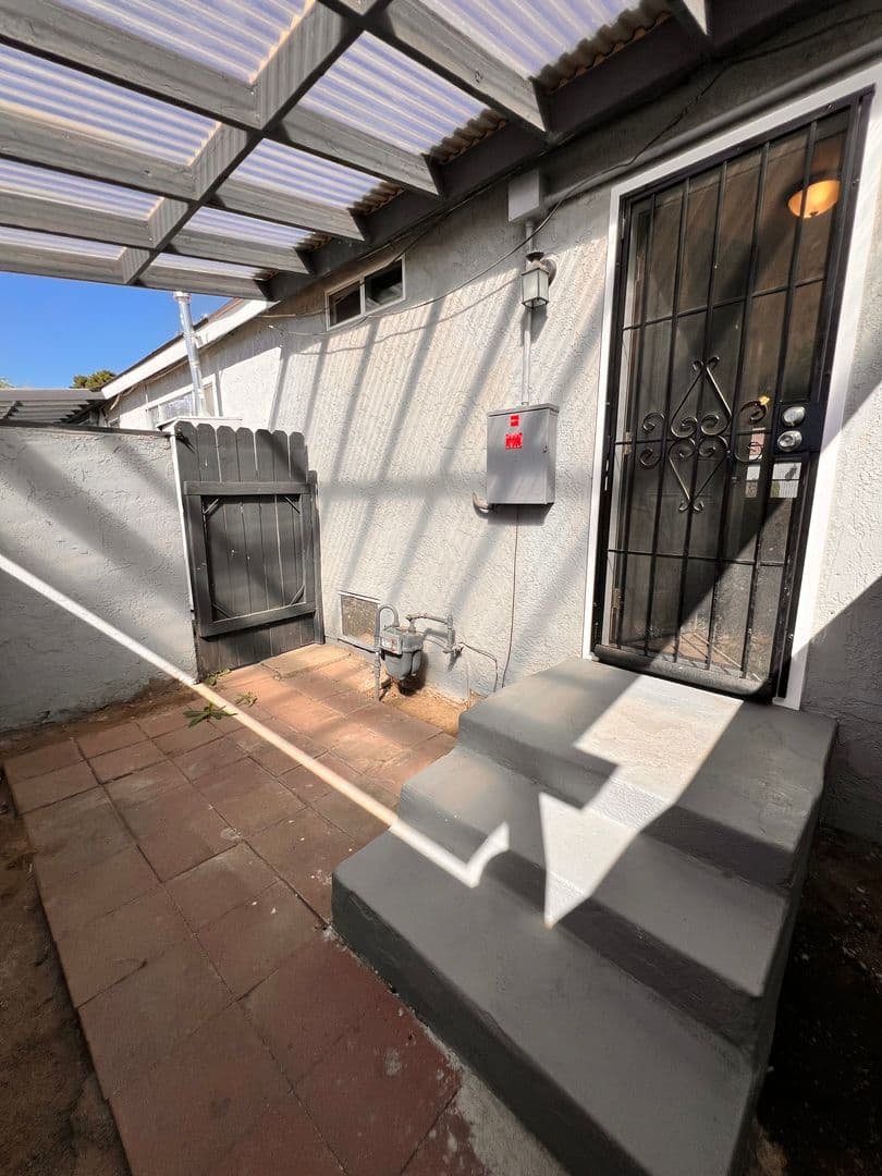 Bakersfield Apartment: 2003 Lester St.