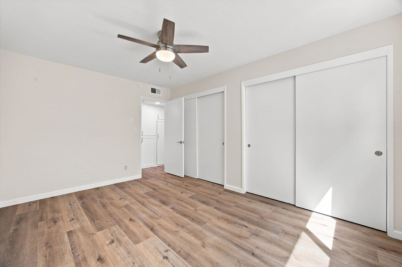 Bakersfield Apartment: 6200 Stockdale Hwy.