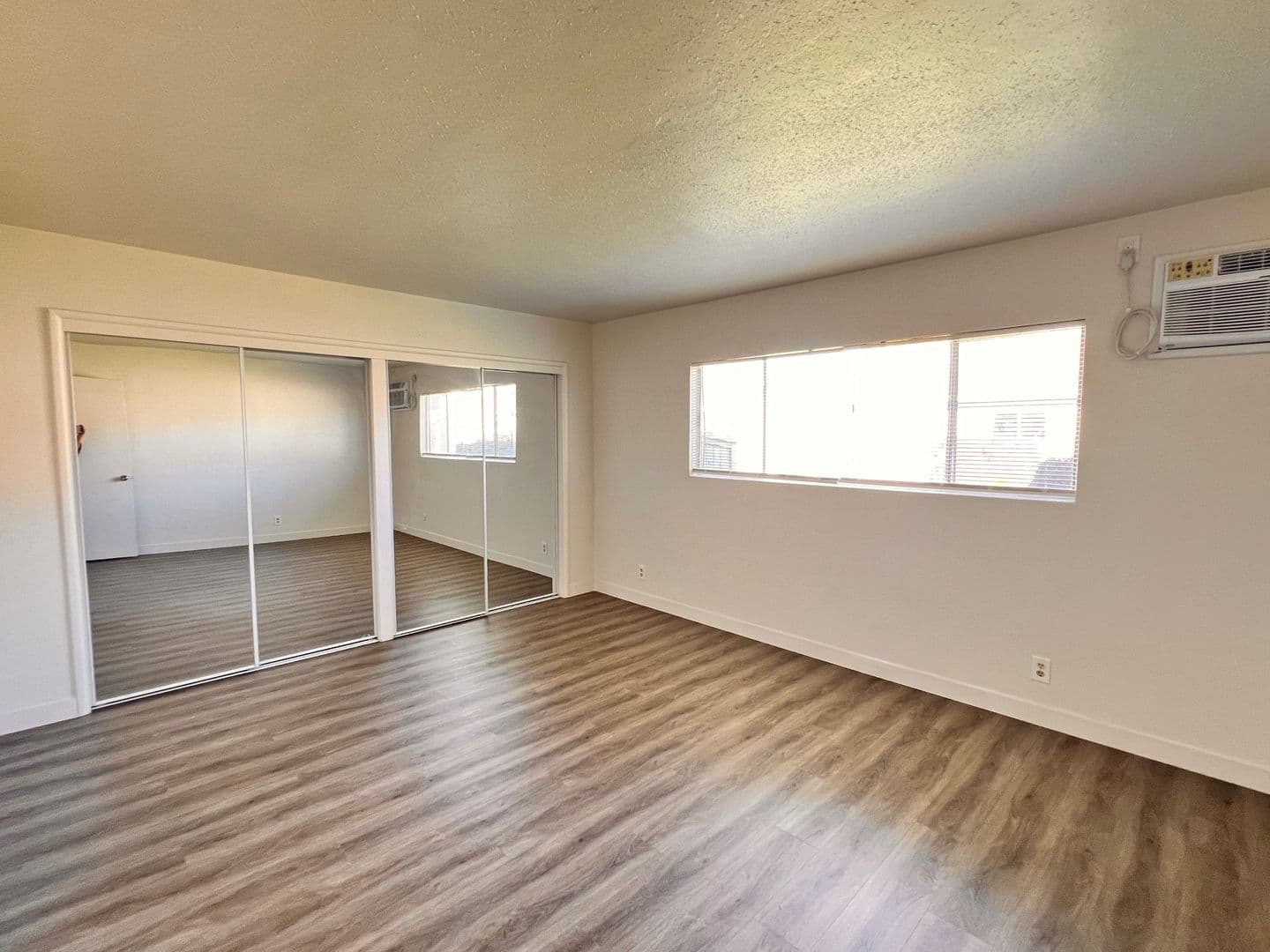 Bakersfield Apartment: 2003 Lester St.