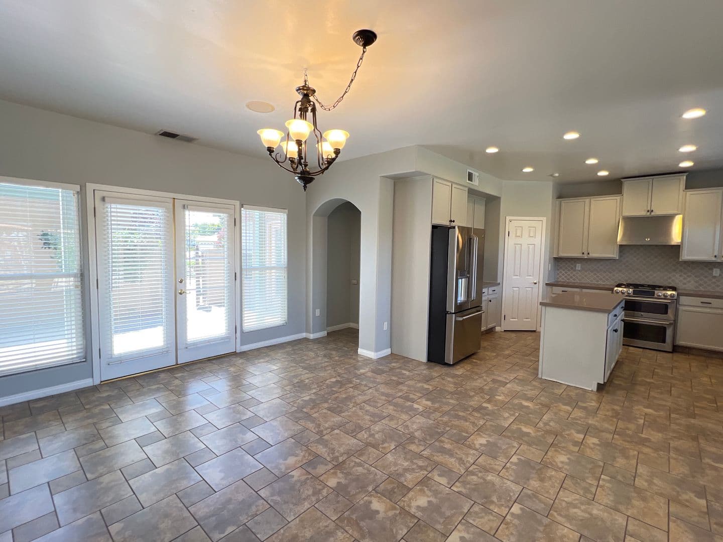 Bakersfield House: 3006 Tresselwyck Ln.