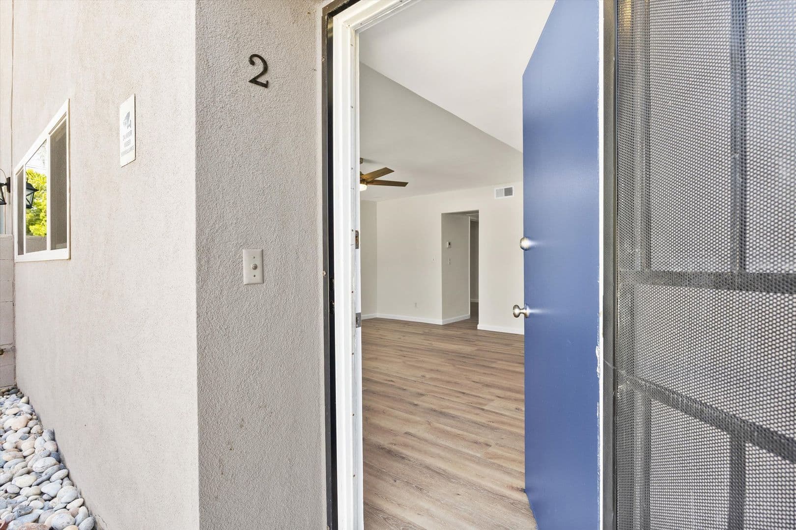 Bakersfield Apartment: 6200 Stockdale Hwy.