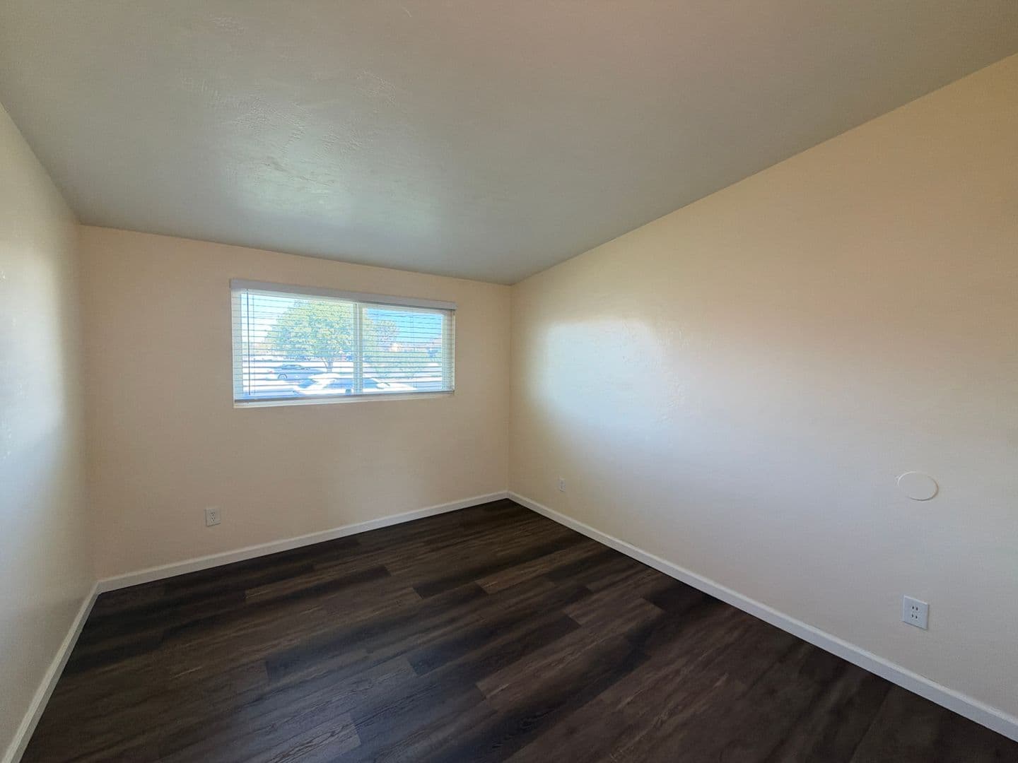 Bakersfield House: 2319 University Ave