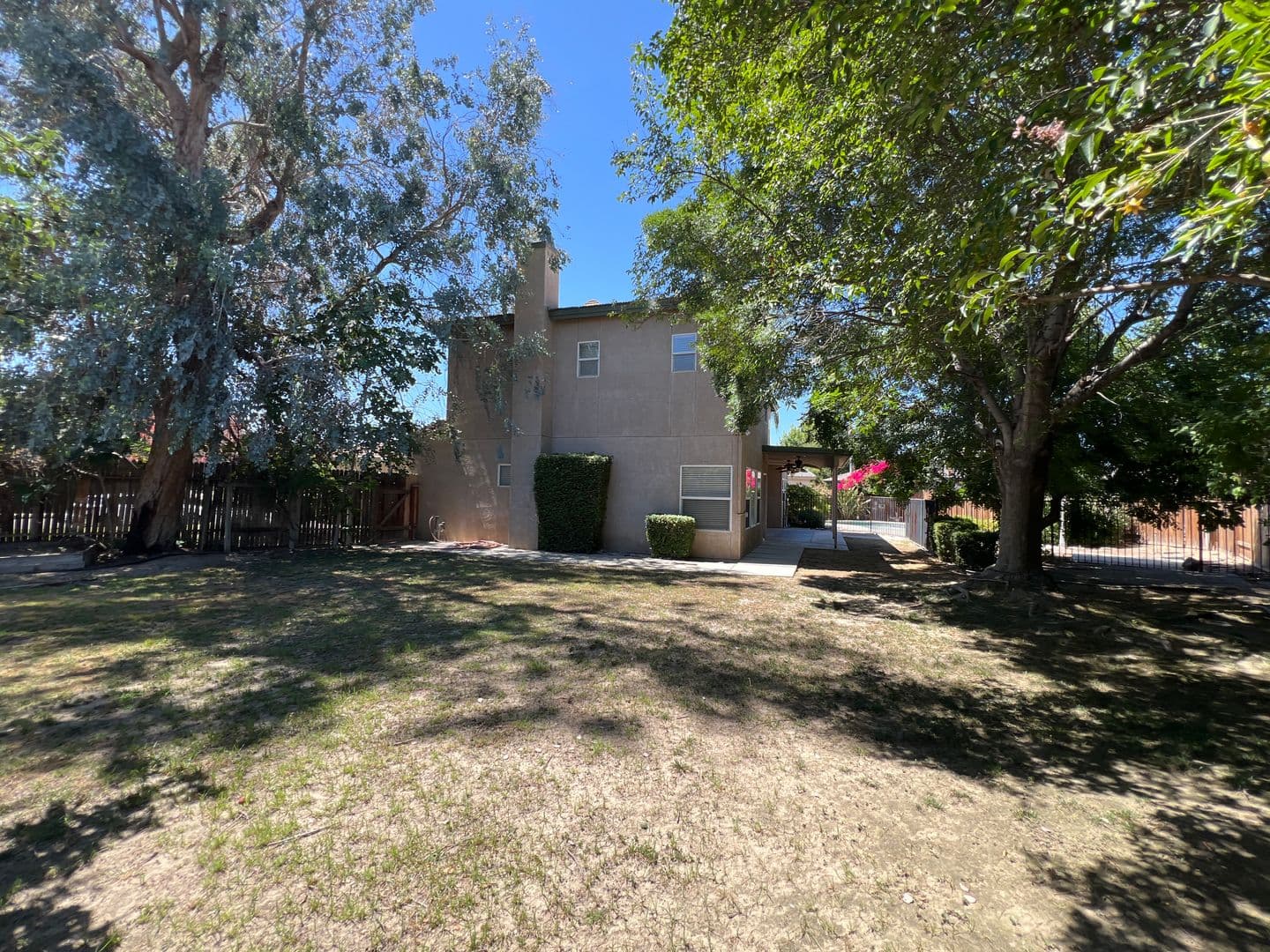 Bakersfield House: 3006 Tresselwyck Ln.