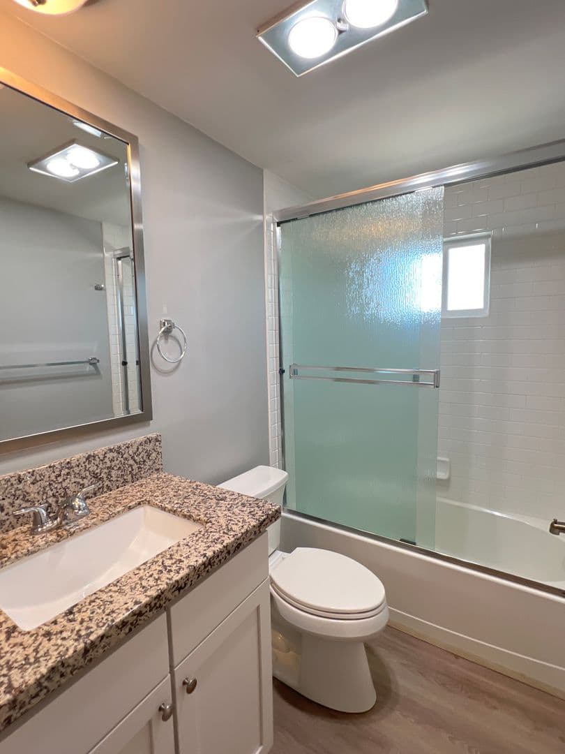 Bakersfield Apartment: 5900 Stockdale Hwy