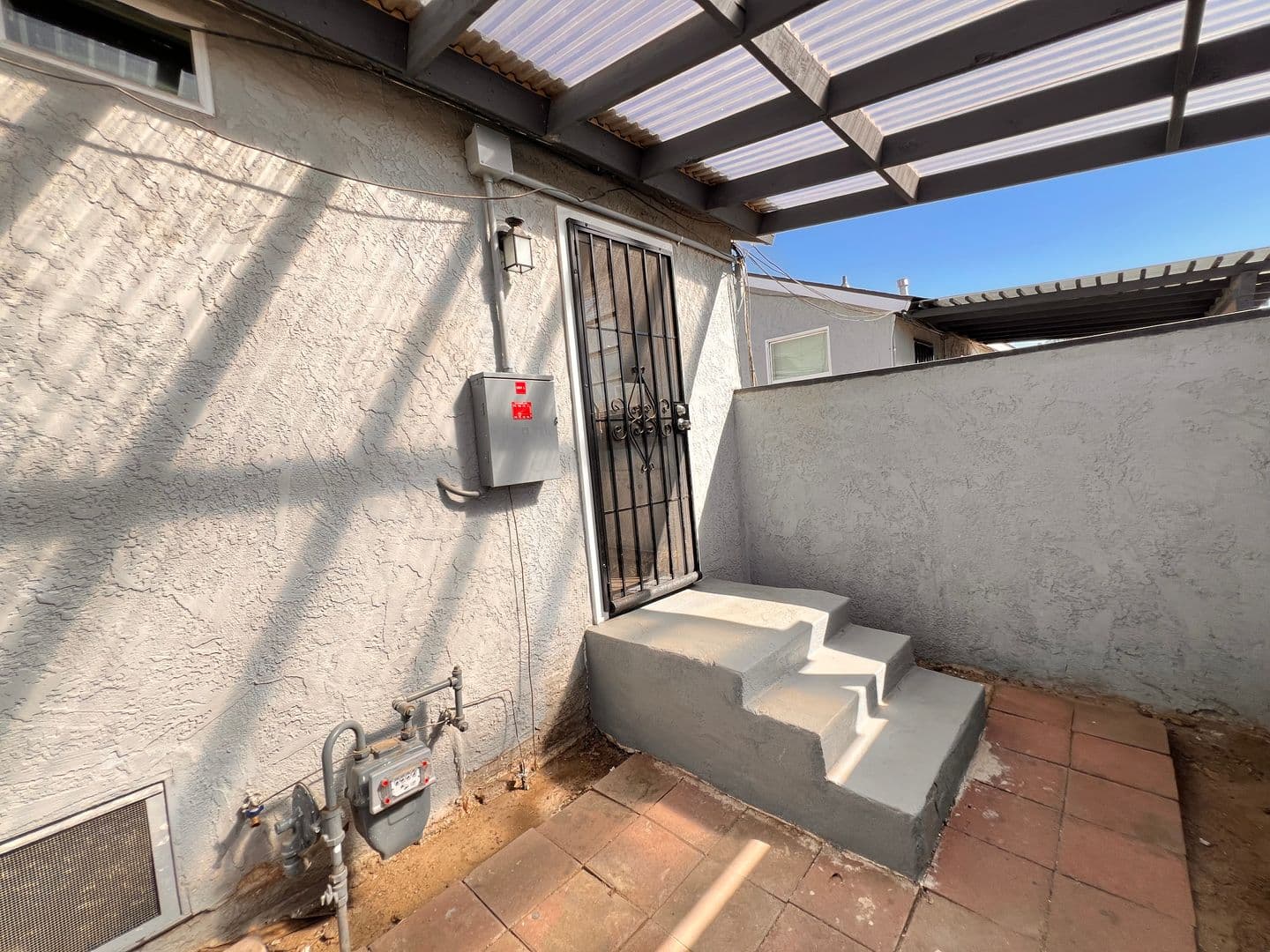 Bakersfield Apartment: 2003 Lester St.