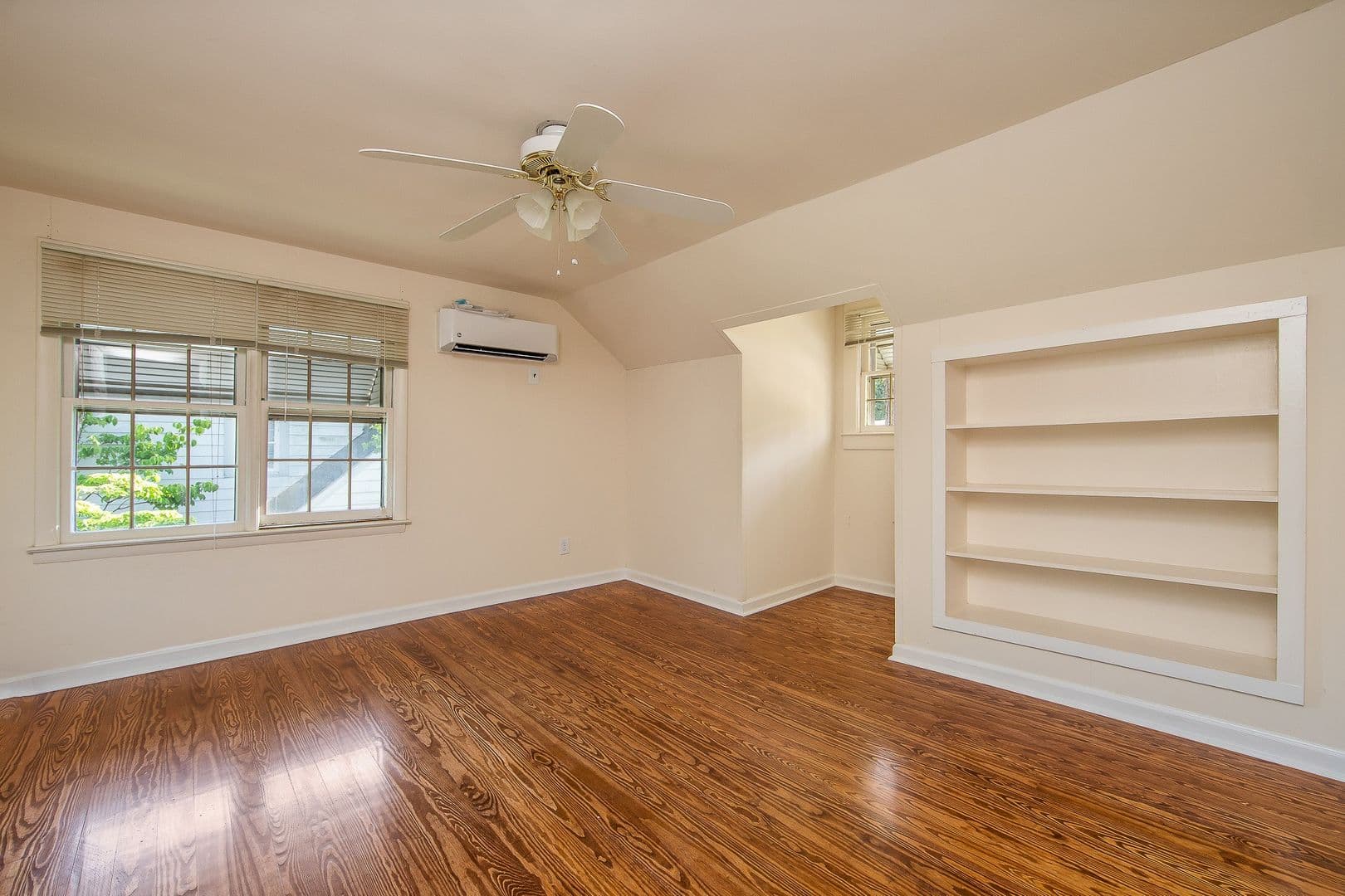 Fayetteville House: 608 Greenland Drive