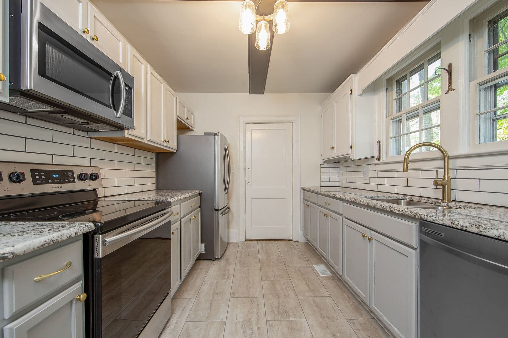 Fayetteville House: 608 Greenland Drive