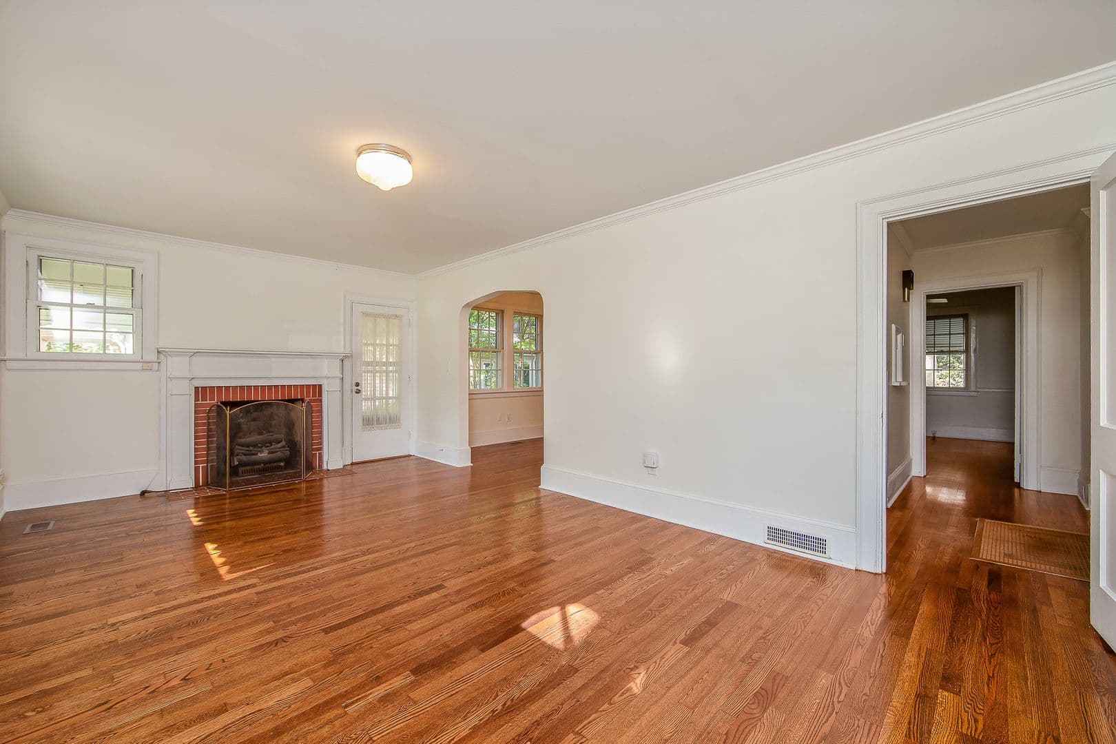 Fayetteville House: 608 Greenland Drive