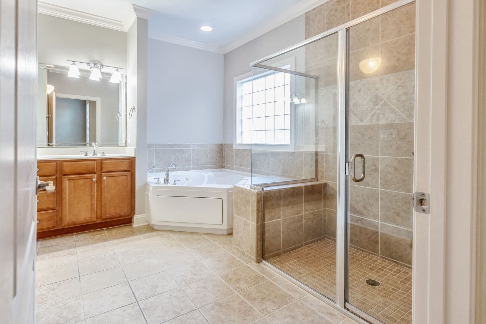 Fayetteville House: 1931 Dante Lane #102