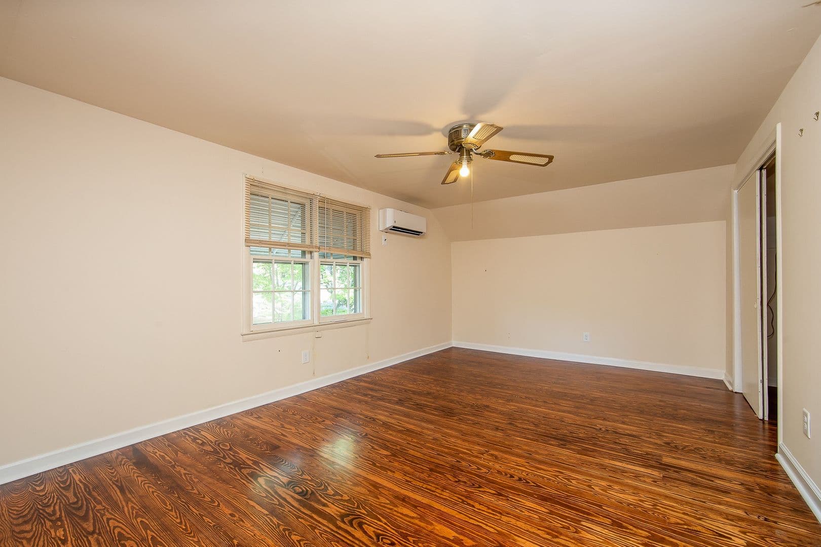 Fayetteville House: 608 Greenland Drive