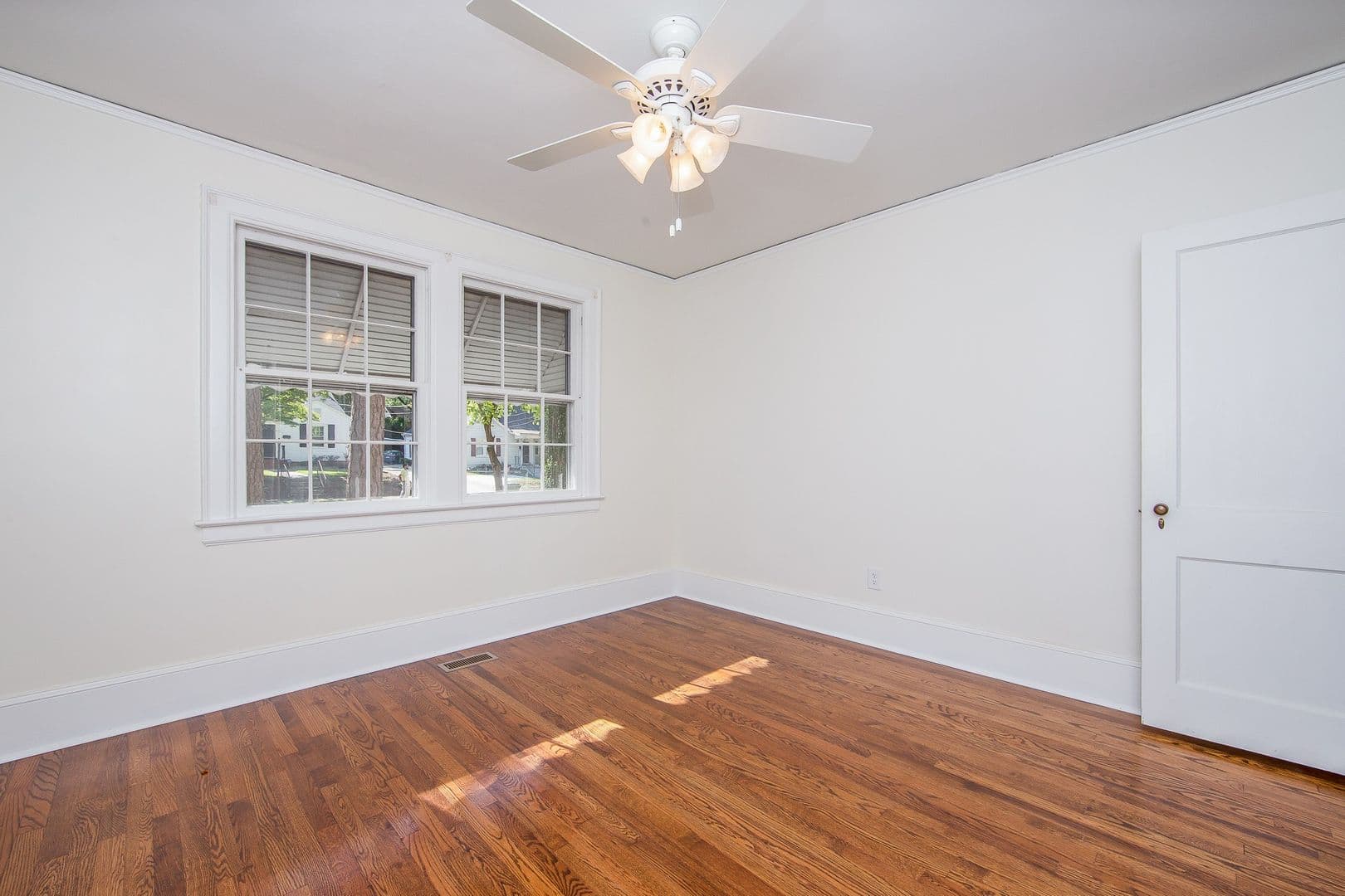 Fayetteville House: 608 Greenland Drive