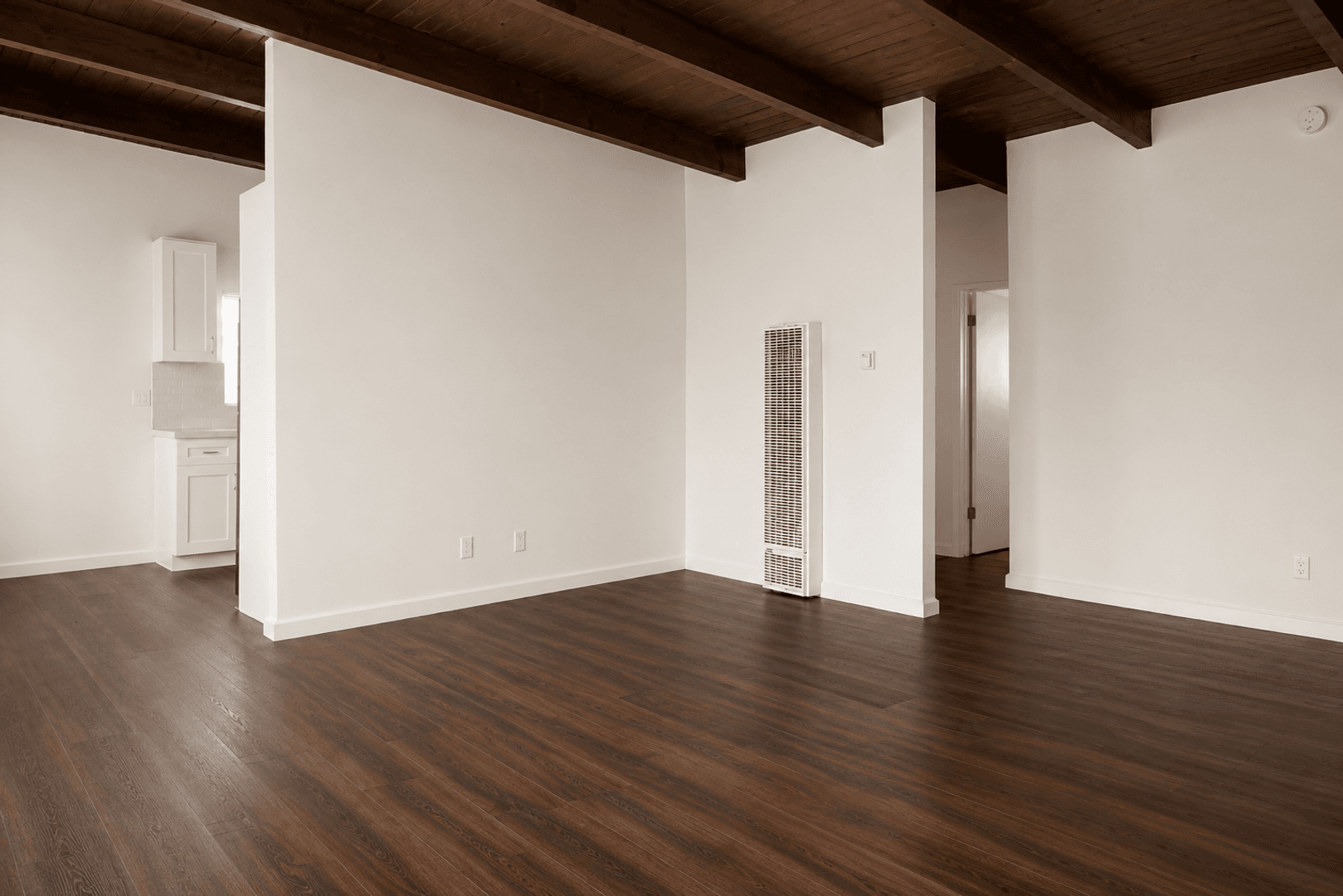 Los Angeles Apartment: 4552 SATURN ST