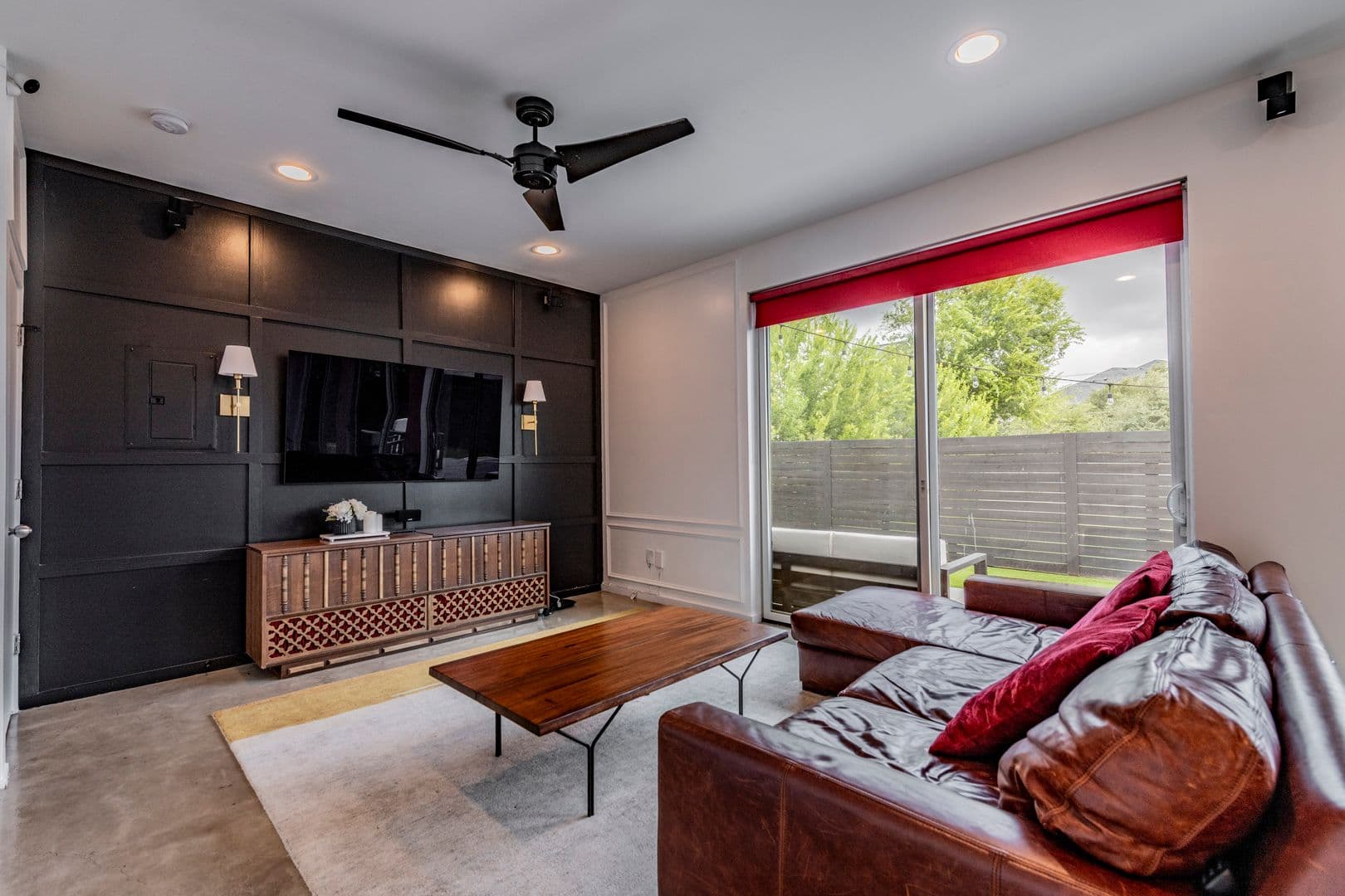 San Antonio House: 371 Everest Ave