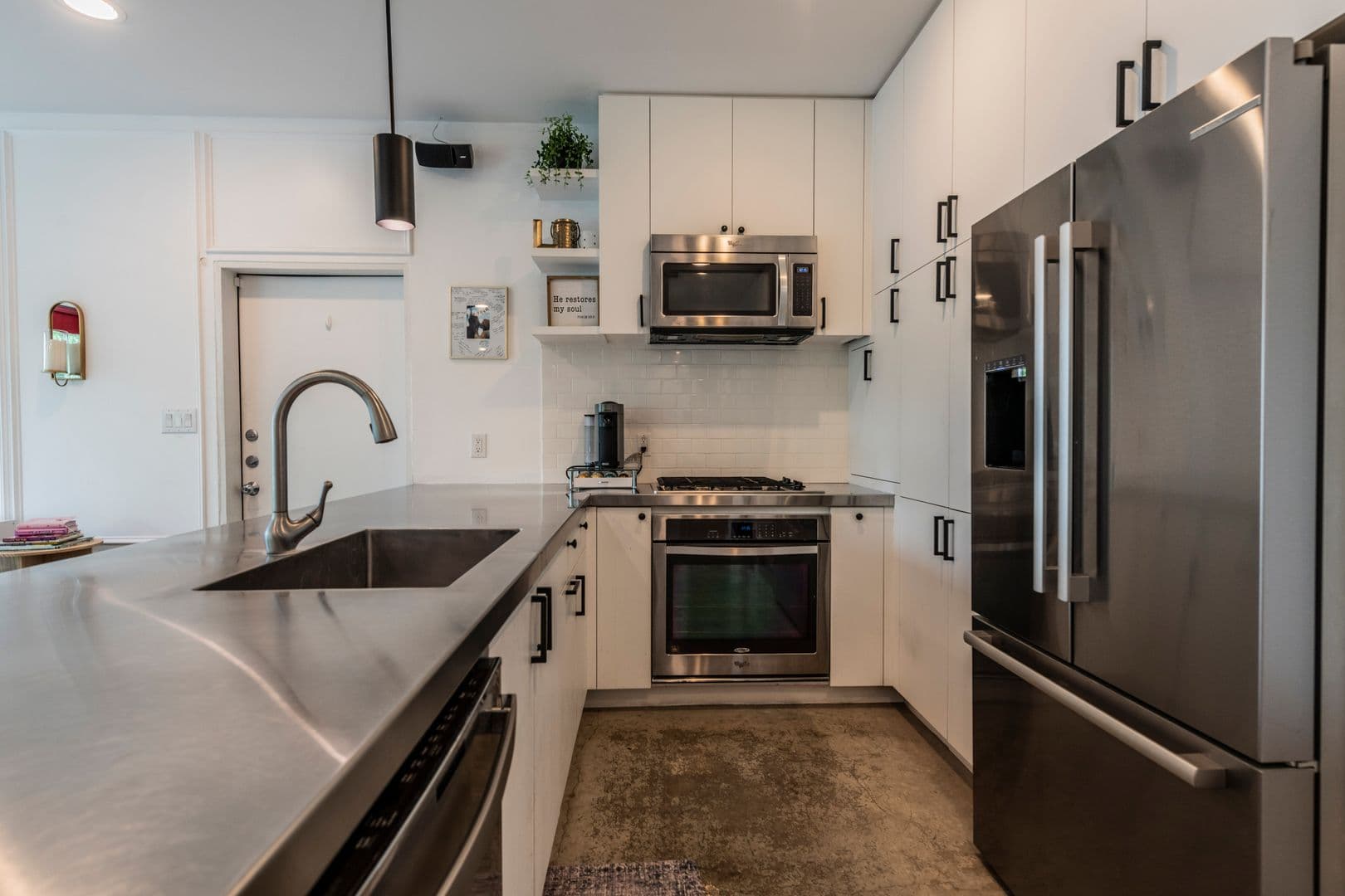 San Antonio House: 371 Everest Ave