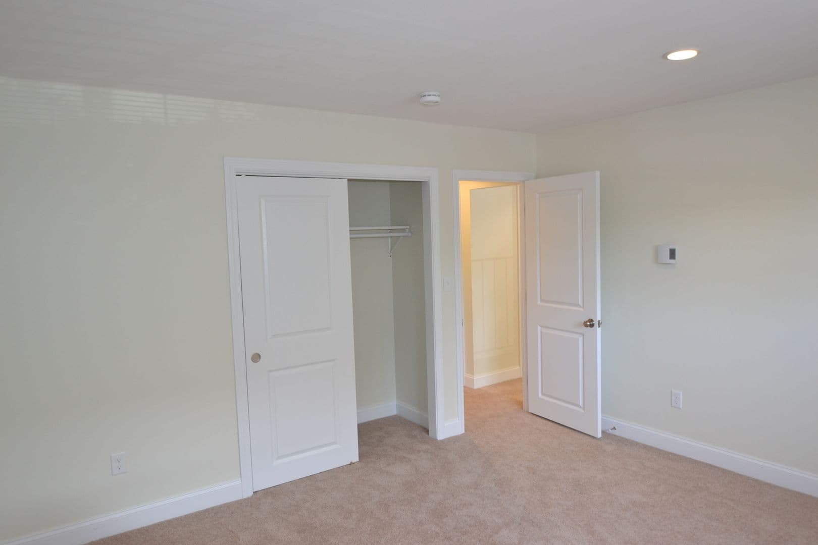 AMESBURY Apartment: 100-106 WHITEHALL RD