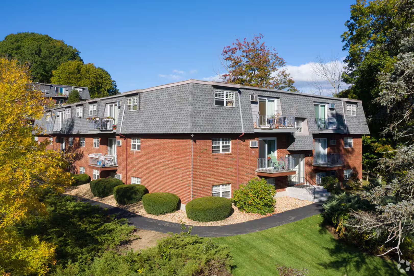 AMESBURY Apartment: 100-106 WHITEHALL RD