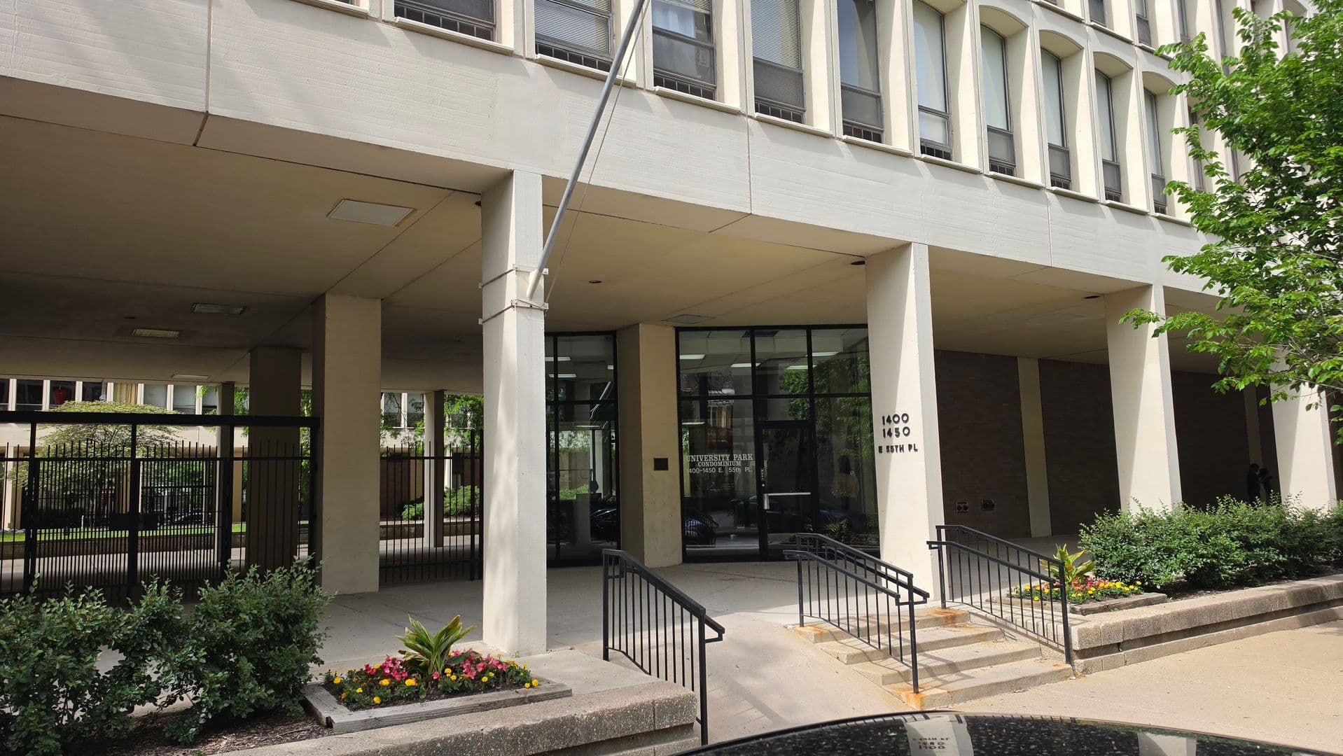 Chicago Apartment: 1400 E 55th Pl