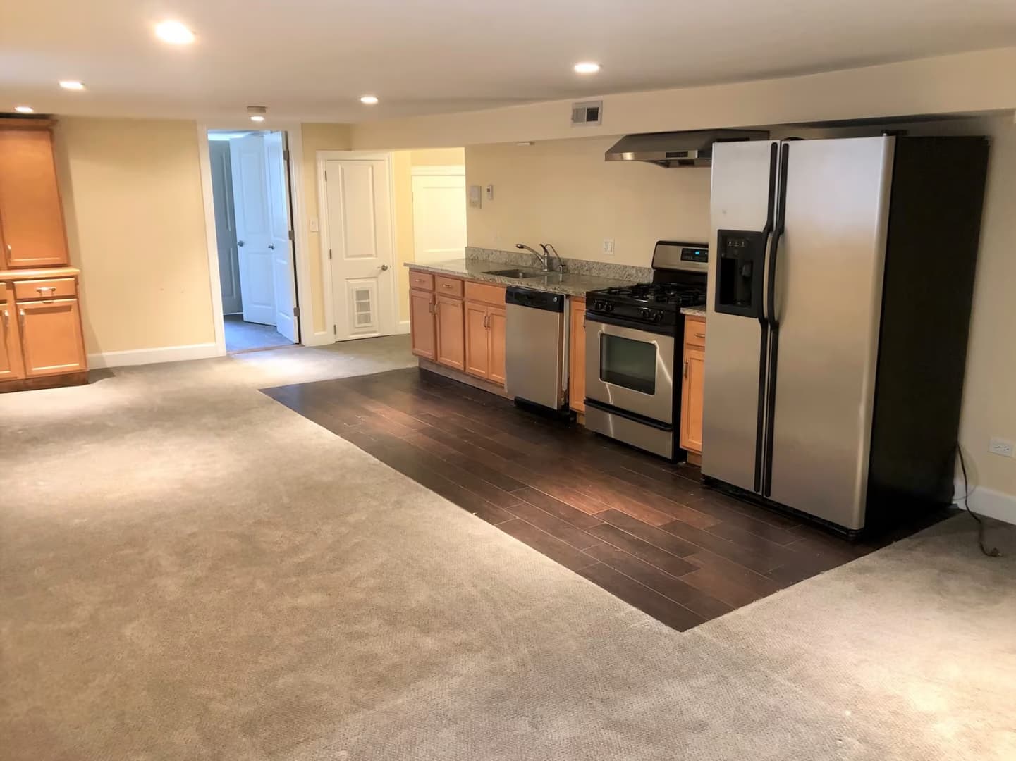 Chicago Apartment: 5052 N Wolcott Ave