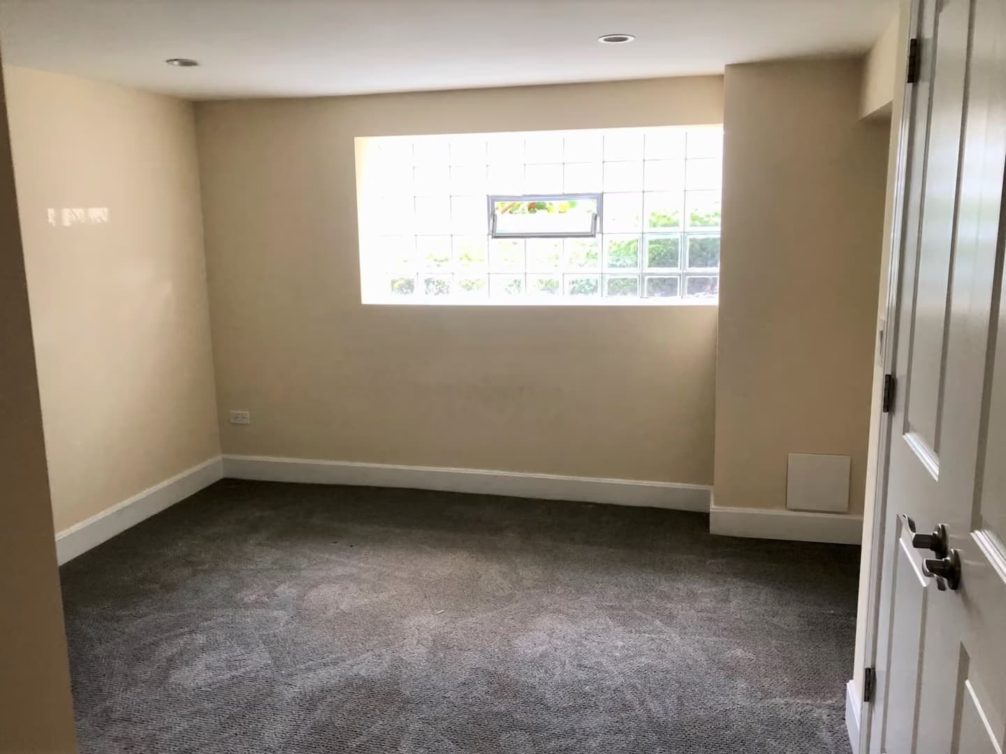 Chicago Apartment: 5052 N Wolcott Ave