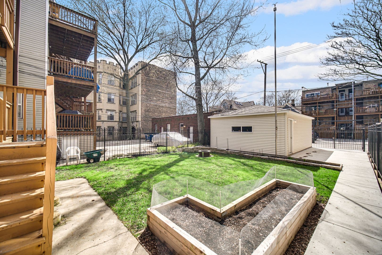 Chicago Apartment: 5052 N Wolcott Ave