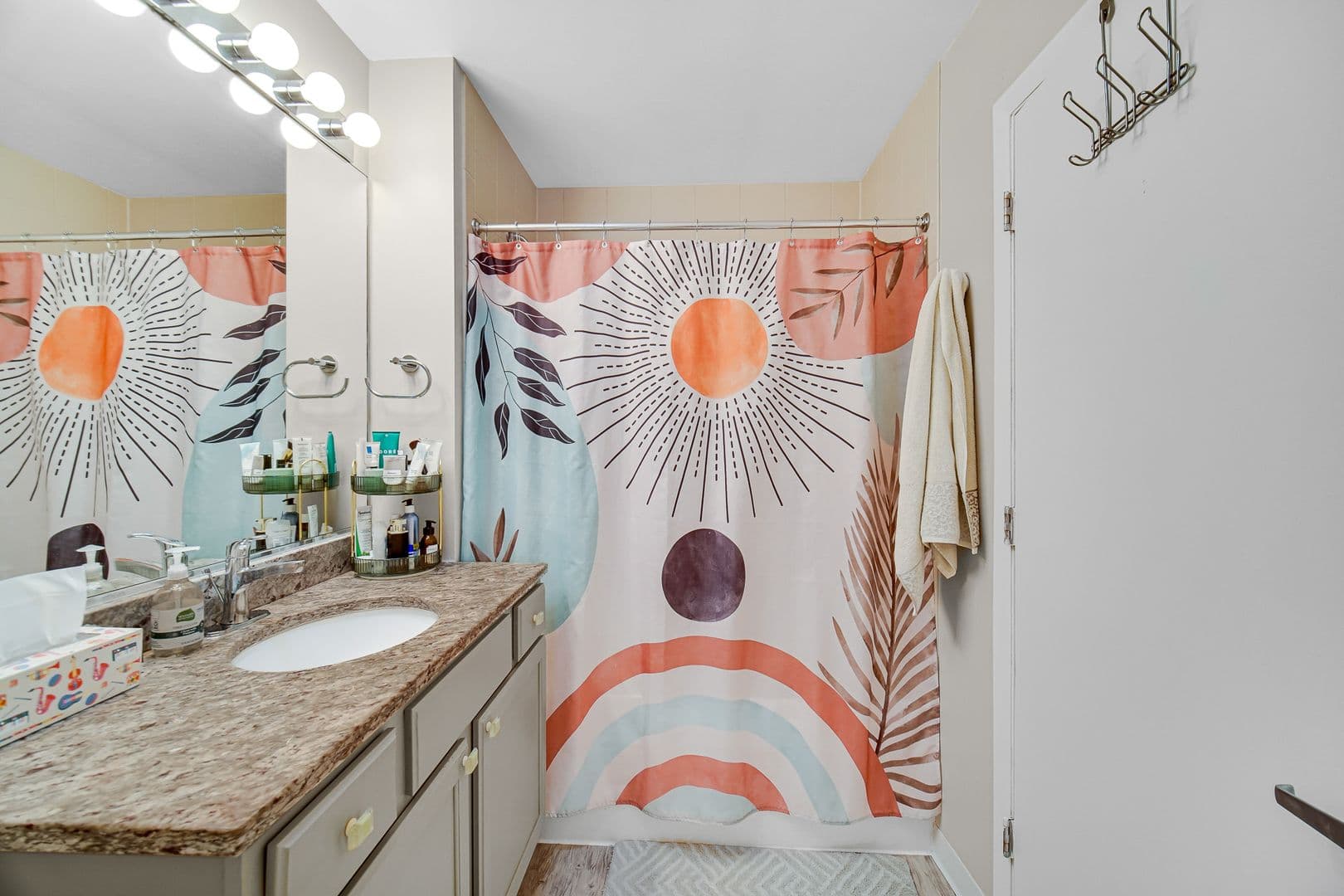 Chicago Apartment: 1600 S Indiana Ave